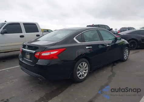 2017 Nissan Altima 2.5 S z USA, uszkodzony, nr VIN 1N4AL3AP3HN333905